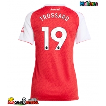 Camisa de Futebol Arsenal Leandro Trossard #19 Equipamento Principal Mulheres 2025-26 Manga Curta